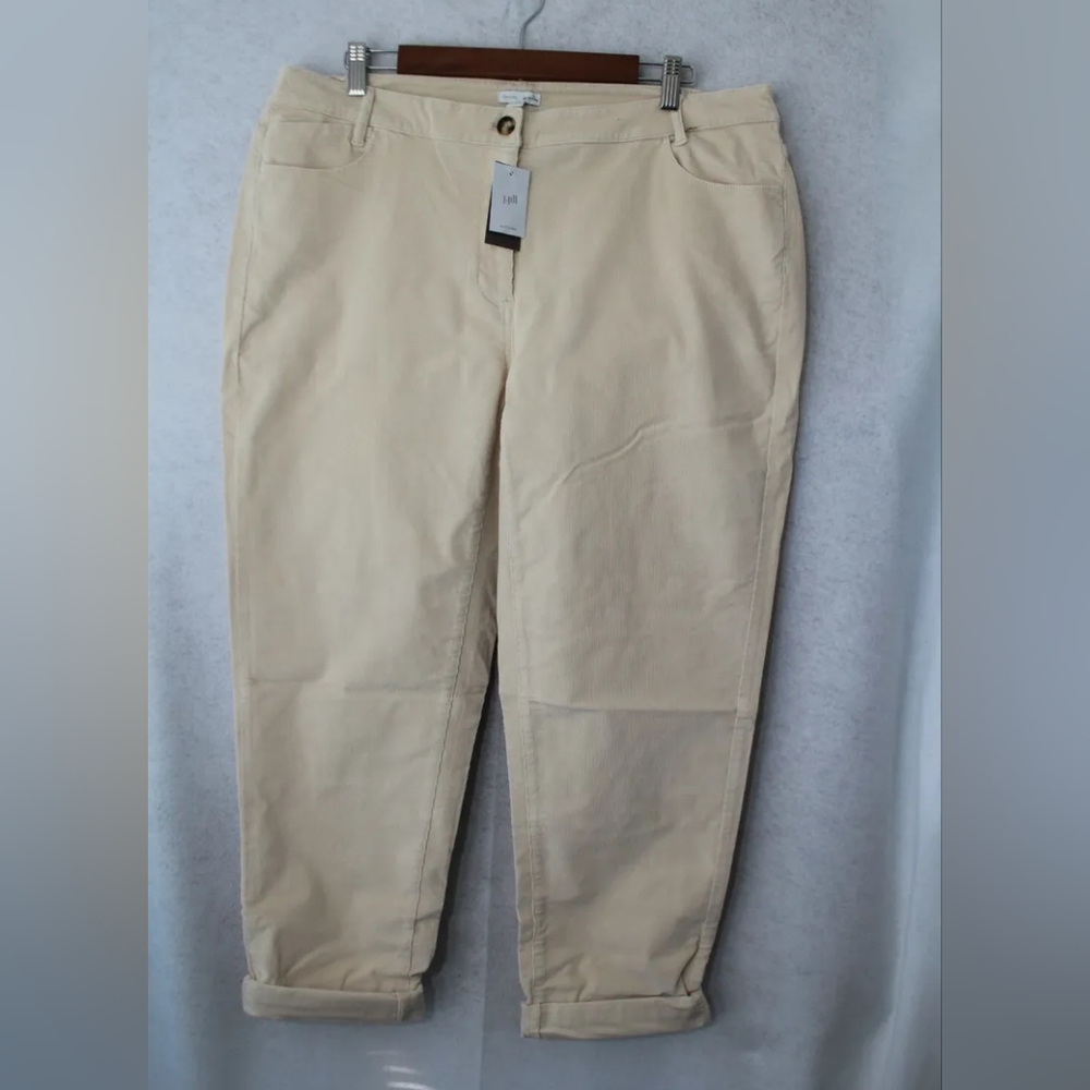 New women's corduroy pant size 28W